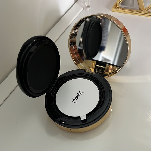 YSL cushion foundation - Picture 2 of 8